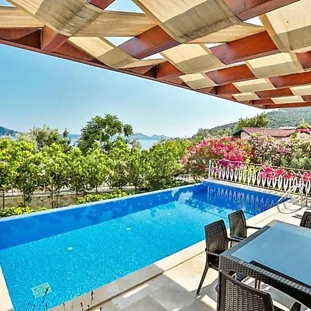 Sleeps 6 Pool Air Con Wifi Villa