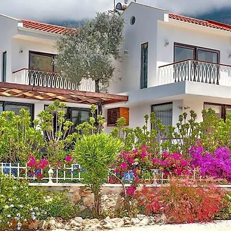 Sleeps 6 Pool Air Con Wifi Kalkan