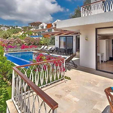 Sleeps 6 Pool Air Con Wifi Kalkan