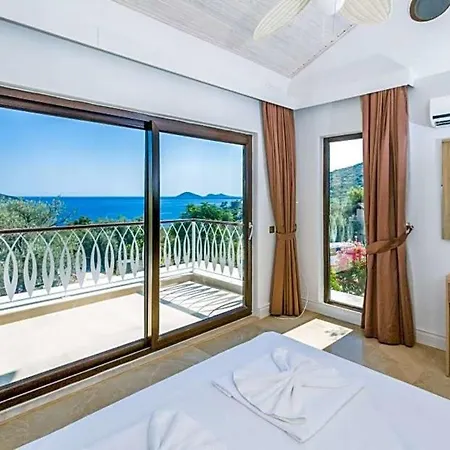Villa Sleeps 6 Pool Air Con Wifi Kalkan
