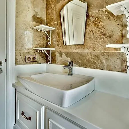 Villa Sleeps 6 Pool Air Con Wifi Kalkan