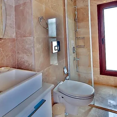 Villa Sleeps 6 Pool Air Con Wifi