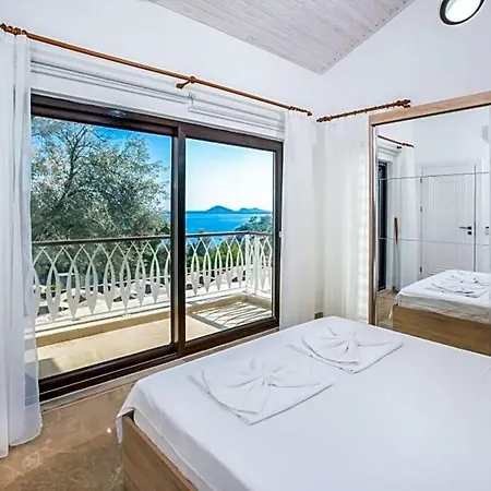 Villa Sleeps 6 Pool Air Con Wifi